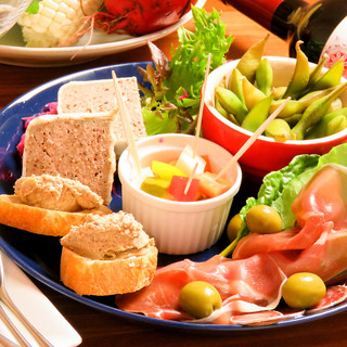 宴会 結婚式二次会コース おつまみ4品 2h生ビール込飲み放題3500円 北海道 スパニッシュ Spoon 狸小路 ダイニングバー 食べログ