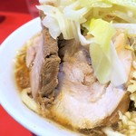 ラーメン二郎 - 豚の厚み