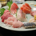 大衆料理　川治 - 刺身盛り合わせ