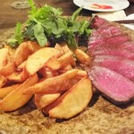 イルザッカヤ - 牛肉のステーキ＆チップス
