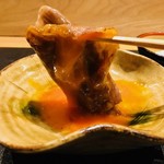 おにく 花柳 - 濃厚な黄身をたっぷりつけて！