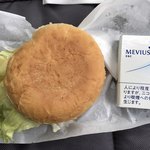 佐世保バーガー　ルース - ベーコンエッグバーガー＝６００円
            大きさは こんなん