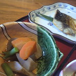 日本料理雲海 - 朝食　筑前煮・焼鯖