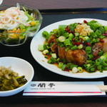 [No. 3 in popularity] Rantei special sweet and sour pork set meal