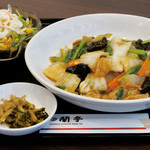 [No. 2 in popularity] Gomoku Yakisoba (stir-fried noodles) set meal