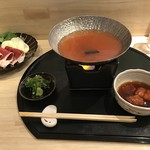 あま屋 - トマトシカしゃぶ（トマトスープで頂く、日高産の熟成エゾ鹿肉のしゃぶしゃぶ