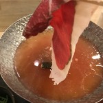 あま屋 - トマトトマトシカしゃぶ（トマトスープで頂く、日高産の熟成エゾ鹿肉のしゃぶしゃぶ）。