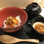 あま屋 - いくらとツブのウニかけご飯　