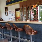 Asuka - カウンターのイスもなかなかですね❗（￣～￣；）