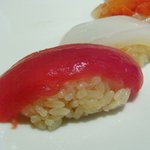 炙り寿し處 朱雀 - 赤酢を使ったシャリはほんのり朱色