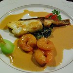 レストランバー シオリ - 真鯛と海老のポアレ・アメリケーヌソース