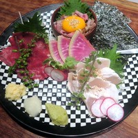 肉匠 とろにく 恵比寿店 - 肉刺し三点盛り￥2380