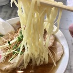 佐野ラーメン いってつ - 佐野ラーメンならではのぴらぴらの麺