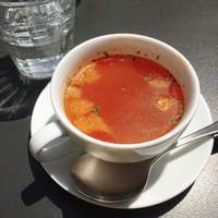 grigio la tavola - 20品目の野菜たっぷりサラダ@1,090円
                のスープ。上品な味付け。
