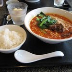 ろぉしゃん - 2011.06.28ランチ「タンタン麺セット」