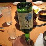 韓美食 オンギージョンギー - チャミスルは振って飲んでねとマスターが・・