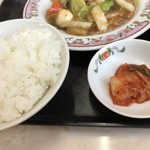 餃子の王将 - ご飯とキムチ