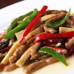 西安刀削麺酒楼 - 牛肉とエリンギの中華醤油炒め