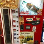 麺屋　手ごね竹 - 店内にあります懐かしい瓶飲料の自販機【その他】