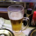 はま寿司 - 生ビール小は食事にちょうどよいサイズ、250円。