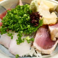丸新 - 海鮮丼