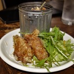 Cafe+Bar FioLE - 特製 マテ茶鶏の唐揚げ（700円）