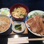 酢重ダイニング 渋谷ヒカリエ店 - 日替り肉ランチ（炙り豚のサラダ風）