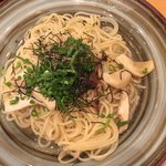 ぎをん椿庵 - きのこのバター醤油パスタ 大葉風味
（ガーリックが結構効いてた）