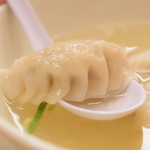 神楽坂飯店 - スープ餃子（塩味）@税込550円