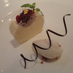 レ セゾン - ライムとフランボワーズのパルフェ グラッセとライチのソルベ添え