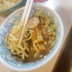 麺を食べるとこ