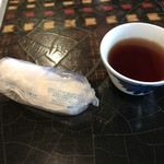 Sanuki Chiyaya - お茶と布おしぼりが準備される
                        