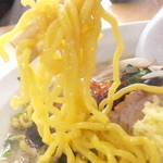 麺屋 彩未 - デスラーウィーク２０１８限定デスラーメン　９３０円（税込）の麺【２０１８年３月】