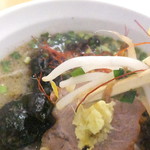 麺屋 彩未 - デスラーウィーク２０１８限定デスラーメン　９３０円（税込）のもやし【２０１８年３月】