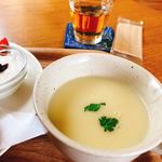 青い虹 - 優しいお味の熱々スープ