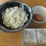 田中敏行商店 - 釜揚げうどん（玉子つき）