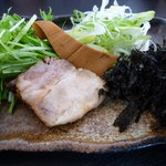 らー麺　つけ麺　二刀流　麺無双 - トッピングは別皿で提供