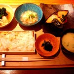 季節のおこわ膳