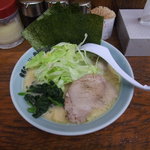 家系ラーメン 新宿家 - 