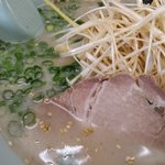山岡家 - 朝ラーメン（脂なし・白髪ネギ・アップ）