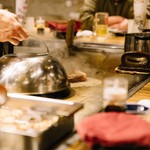 Teppan Kinkurito - 1階では目の前でパフォーマンスを見ながら楽しめる！