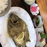 仲泊海産物料理店 - 
