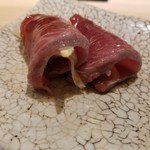 鮨 なんば - 鹿児島の鰹 ノワールのホワイトアスパラガスを巻いて