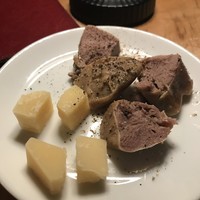 カルネジーオ イースト - 