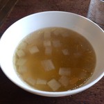 ホーリーマウンテン - ランチセットの大根スープ。コレはタイ料理でなく優しい味わいの一品。