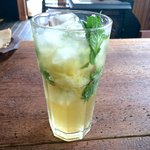 ホーリーマウンテン - ランチとセットで200円。贅沢な作りの生ライムミントソーダ
