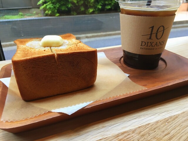 カフェ ディゾン DIXANS 神保町店>