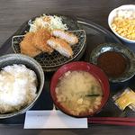 とんかつ さら - ヒレカツＢランチ＝８８０円
            （サラダバー付）