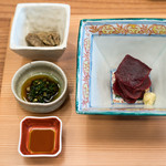 柚木元 - 2018.4 国産馬肉の馬刺し おたぐり 行者ニンニク醤油 生姜醤油