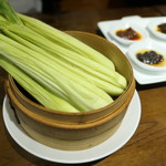 豊栄 - ヤングコーンも醬につけて